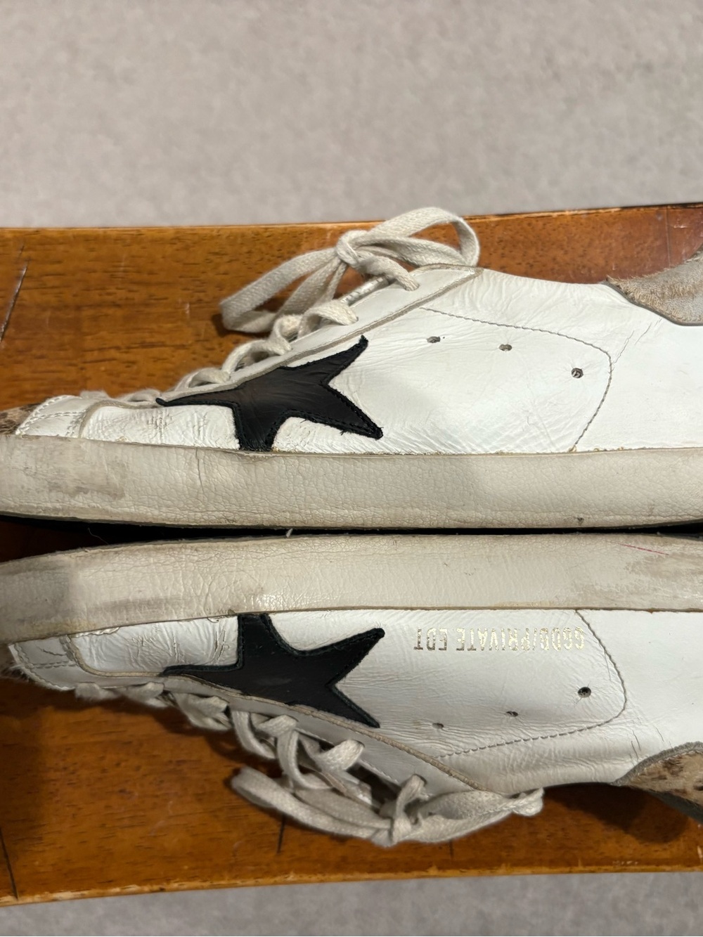 Golden Goose White Leather Low-Top Sneakers with Black Star and Brown Heel - Picture 4 of 7